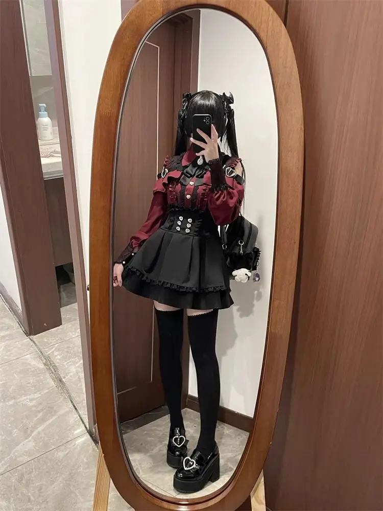 Red shirt + black skirt two-piece set (ready in stock