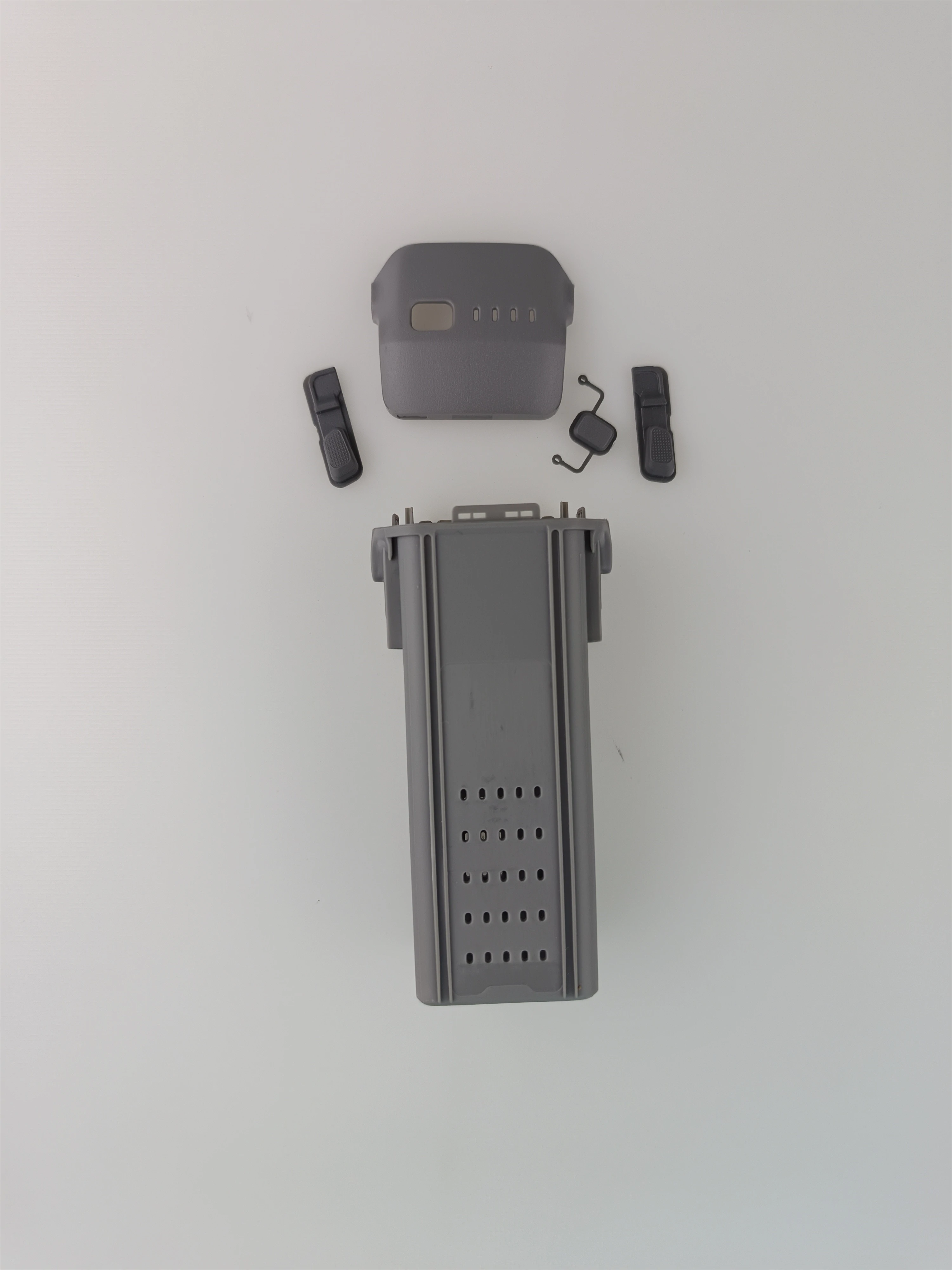 Coque supérieure du boîtier de batterie pour drone Mavic Air 3 avec clips de fixation et logo DJI.