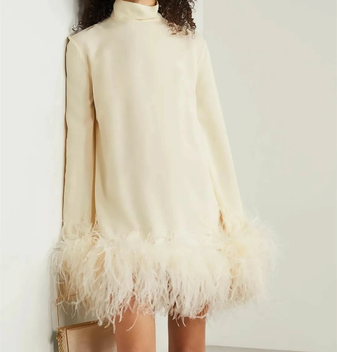 

Fairytale Elegant Short Crepe Evening Dress With Feathers A-Line Long Sleeve Above Knee Length Robe De Mariée Party Gown