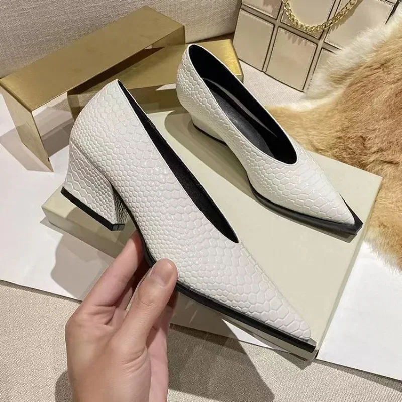 Fashionable Crocodile Leather Office Shoes 2024 Women's Simple Patent Leather Shallow High Heels Pointed Toe Women's High Heels 3