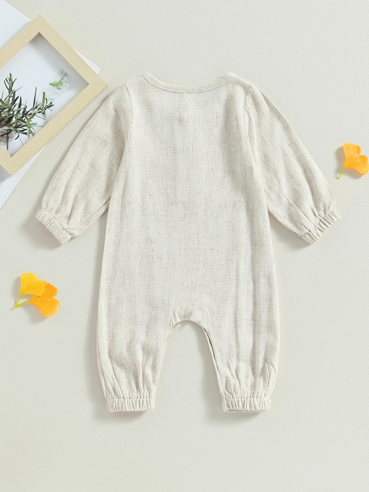 

Cute Unisex Long Sleeve Buttoned Romper for Newborns - Adorable Jumpsuit for Baby Boys and Girls - Stylish Fall
