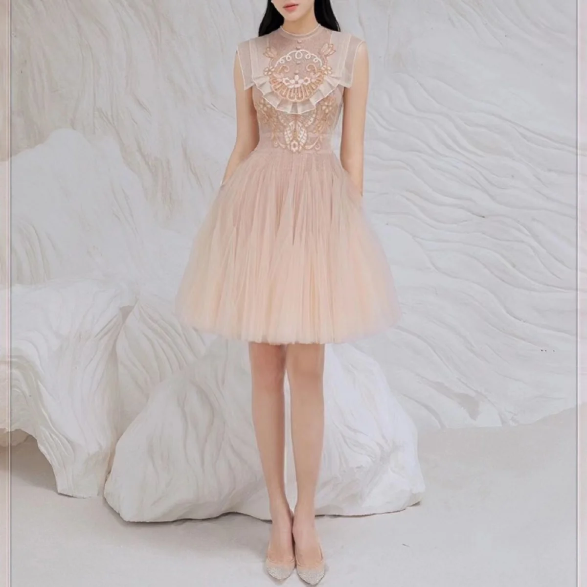 

High-end 2023 Summer New In Floral Butterfly Embroidery Short Dress High Waist Champagne Color Vintage O-Neck Tulle A-Line Dress