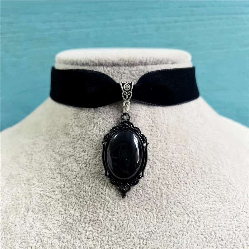 Gothic Witch Pagan Blood Red Pendant Choker Necklace - Image 2