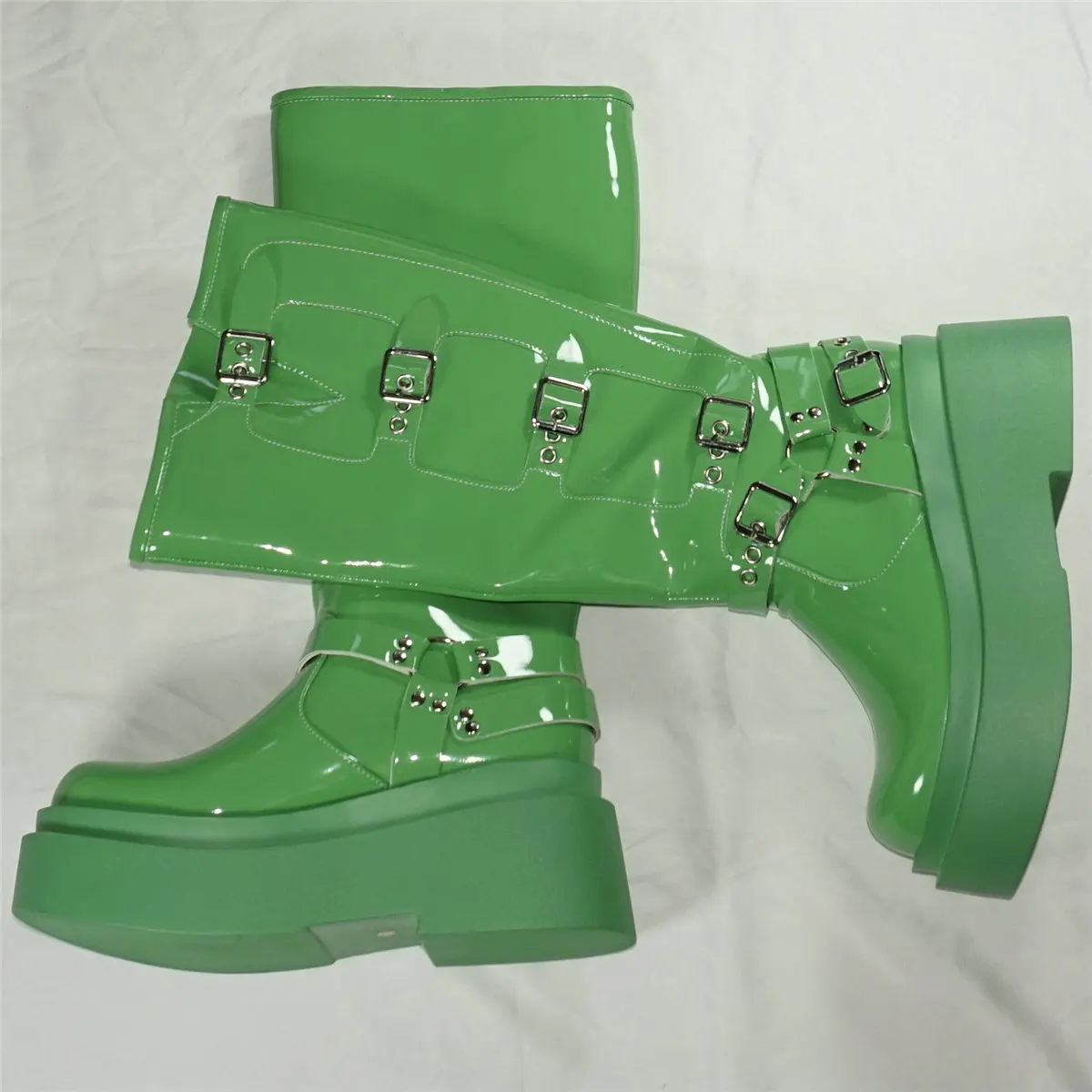 HIGH WEDGE PLATFORM WITH DOUBLE G IN GREEN GLOSSY CALFSKIN