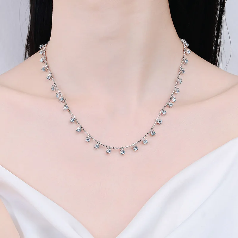 Exquisite PT950 Platinum Women's 9 Carat Moissanite Necklace (30 Points Each), Collarbone Chain, Elegant and Timeless Design
