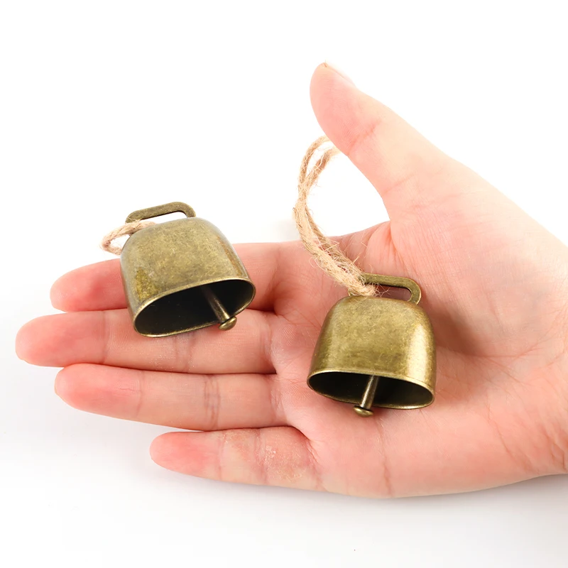 (2PCS/set)3.44X3.5Cm Christmas Retro Horn Decoration Christmas Tree Pendant New Year Atmosphere Celebration Joy and Celebration