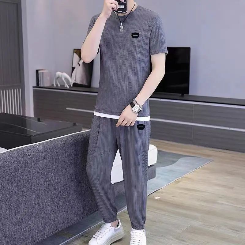 

Спортивный костюм мужской Эластичный из футболки и брюк, размеры s-xl