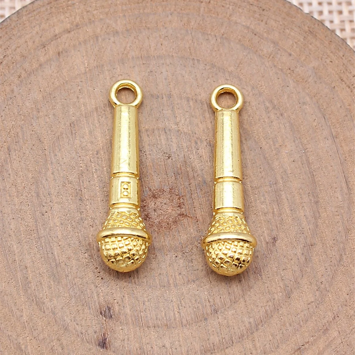Set of 10 Colorful Zinc Alloy Microphone Charms