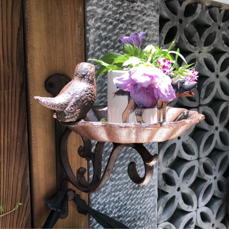 country style vintage aves casal em torno da parede montado alimentador do pássaro de ferro fundido placa de metal retro heavy metal parede banho do pássaro