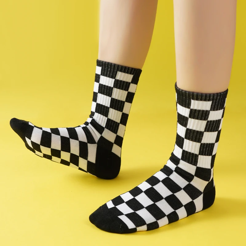 Children Socks Checkboard Harajuku Street Fashion Black White Squares Pattern Plaid Novelty Funny Cotton Sock For Boys and Girls 3