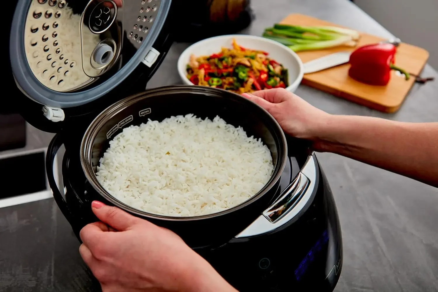 Yum Asia Rice Cooker with Ceramic Bowl and Advanced Fuzzy Logic (8 Cup, 1.5 Litre) 6 Rice Cook Functions, 6 Multicook Fun 4
