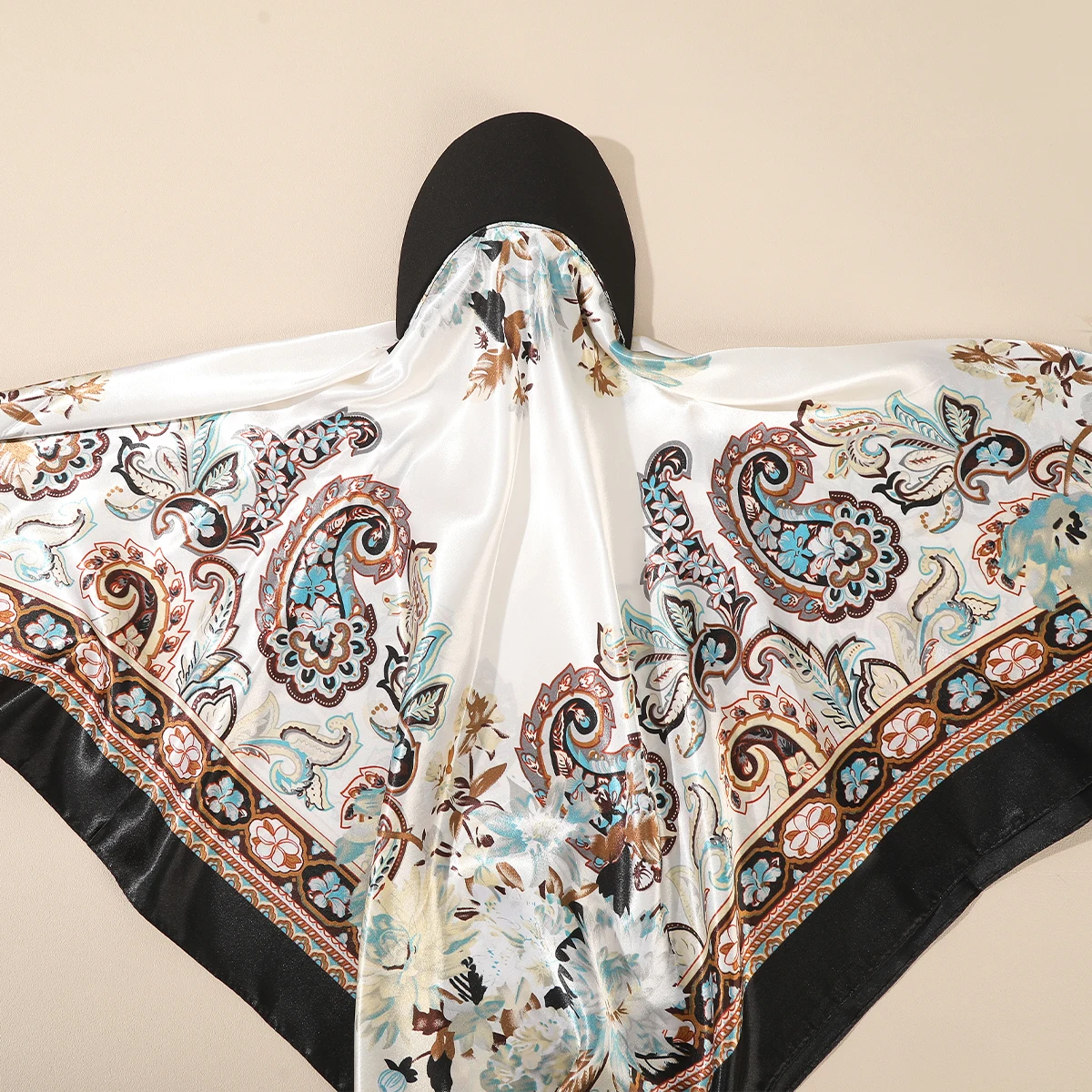 AWAYTR Floral Print Seide Quadrat Schal Hut Frauen Weiche Satin Kopftuch Haarband Halstuch Kopf Hijab Dame Stirnband Kopfbedeckung – Detail 4