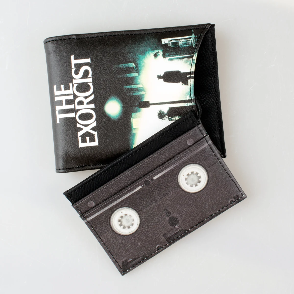 High quality Bi fold multifunctional wallet, stylish and personalized ID card holder with semi active card holder