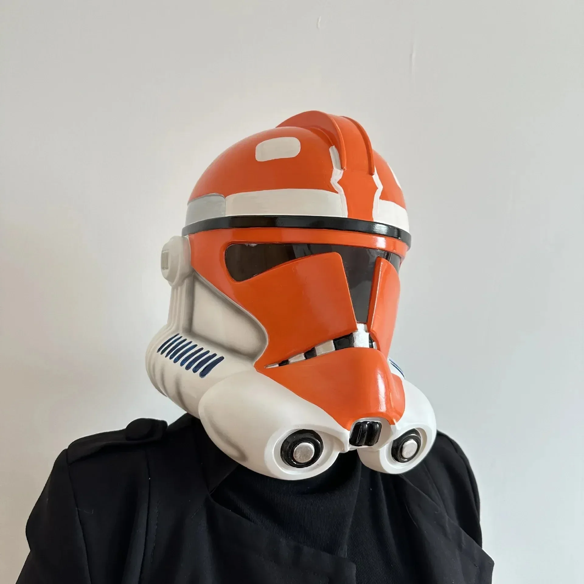 スターウォーズ　ストームトルーパーマスク、胸像 Amazon.co.jp: スターウォーズ ストームトルーパー スプリーム