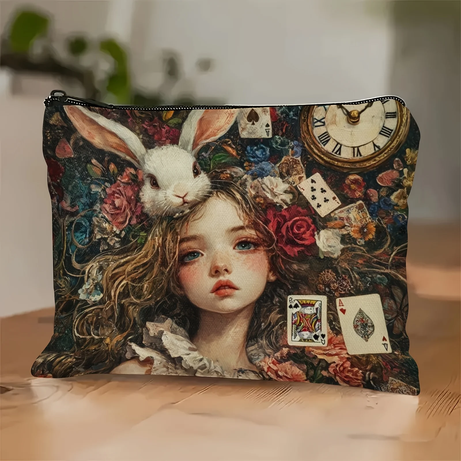 Fantasy-Make-up-Tasche – verträumtes Kaninchen- und Spielkarten-Design, weiße Kosmetiktasche mit Reißverschluss