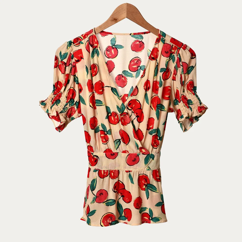 

2023 Spring and Summer Women Apple Print V-neck Slim Waist Short-sleeved Shirt