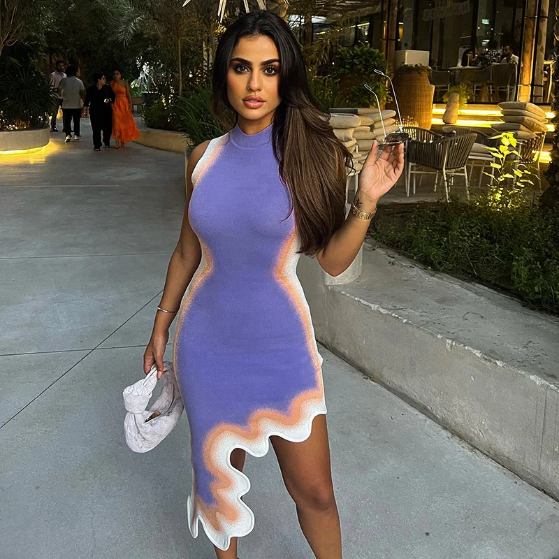 

2023 Women's Autumn New Round Neck Personality Rhythm Irregular Print Dress Women