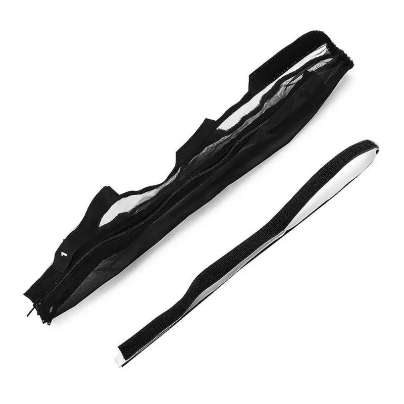 Vue de dessous du châssis étanche TRAXXAS 1/10 Raptor R, protection anti-poussière visible.