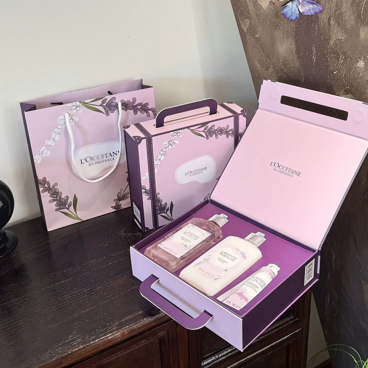 Lavender Washing and Care Three-Piece Set of Shower Gel Body Lotion Hand Cream Souvenir Bridesmaid Gift Box