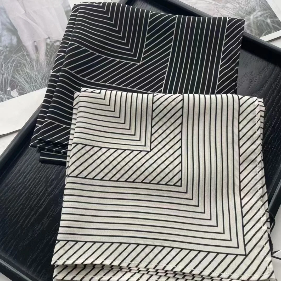 

Brand New Design Tote Luxury Women Fashion 100% Silk Square Scarves 80*80cm Simple Design Lady Women Silk Scarves