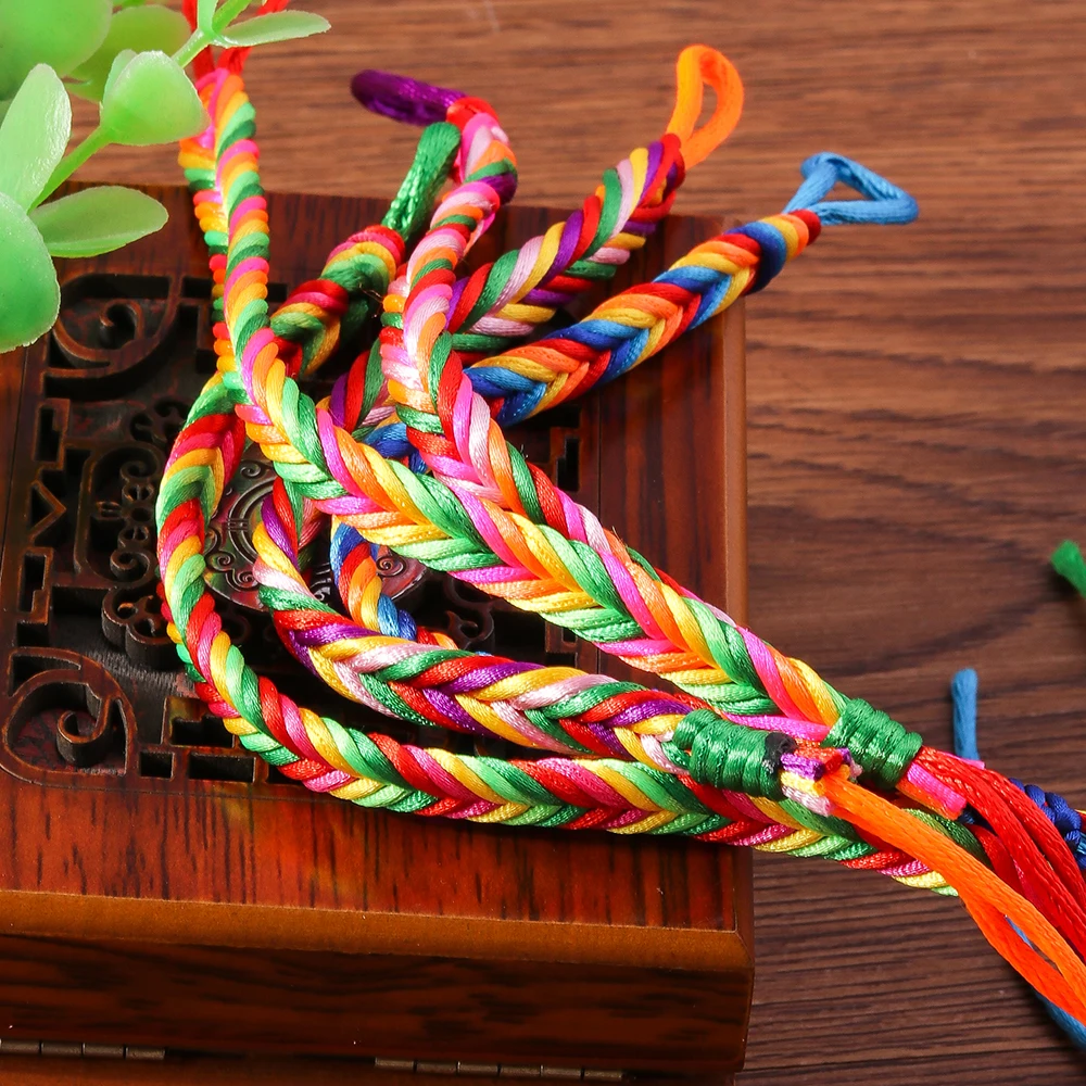 Zufällig 1 Stück handgefertigte gestrickte Armbänder und Armreifen für Damen und Herren, mehrfarbige Seilarmbänder, Urlaub, Geburtstag, Schmuck, Geschenke – Detail 7