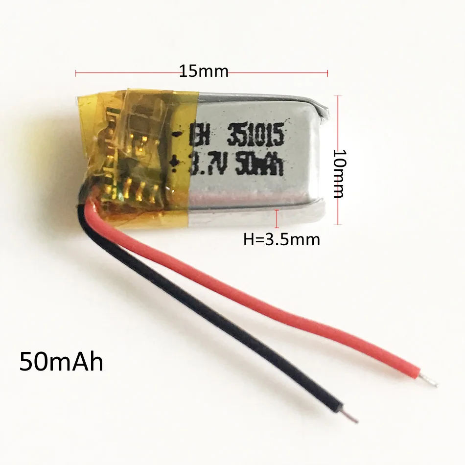 Plusieurs batteries rechargeables 3.7V 100mAh pour modélisme, disposées en rangée sur fond blanc.