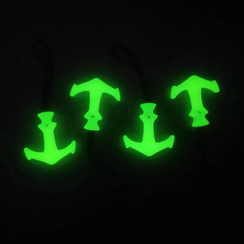 

5pcs Glow-in-the-Dark Keychain, Pirate Ship Anchor Decorative Pendant,Hunting Clothing Accessories