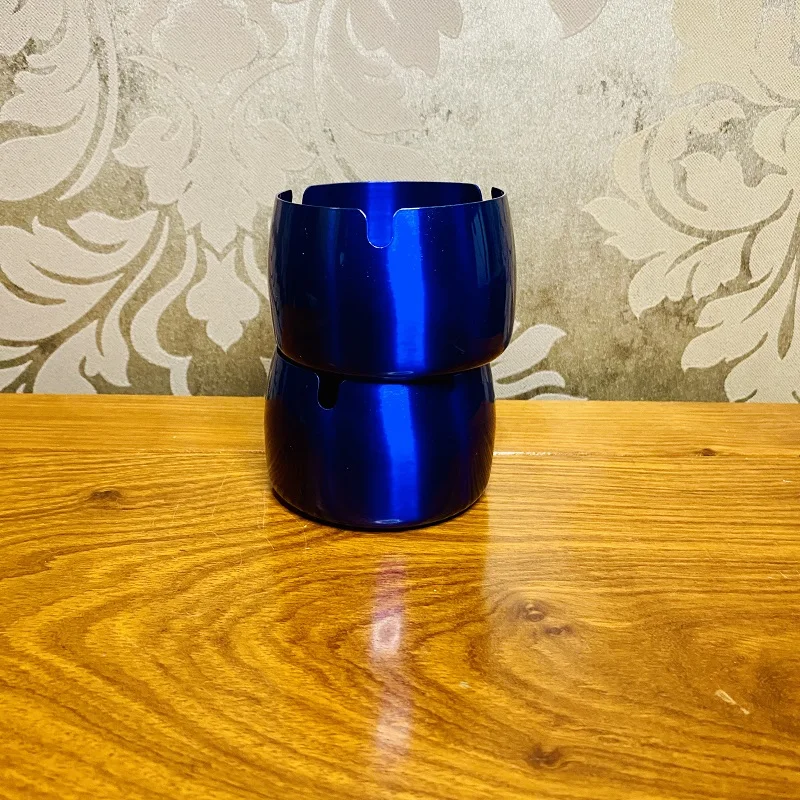 

Пепельница Klein Blue из нержавеющей стали, креативная и Персонализированная, устойчивая к падению и ветру, с нишевым сочетанием ins