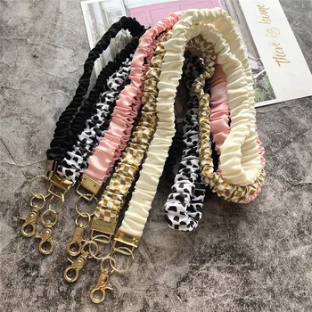 Portachiavi sul cordino del telefono Portachiavi dorato Collana al collo Cordino elastico Portachiavi femminile di lusso Catena di accessori anti-smarrimento