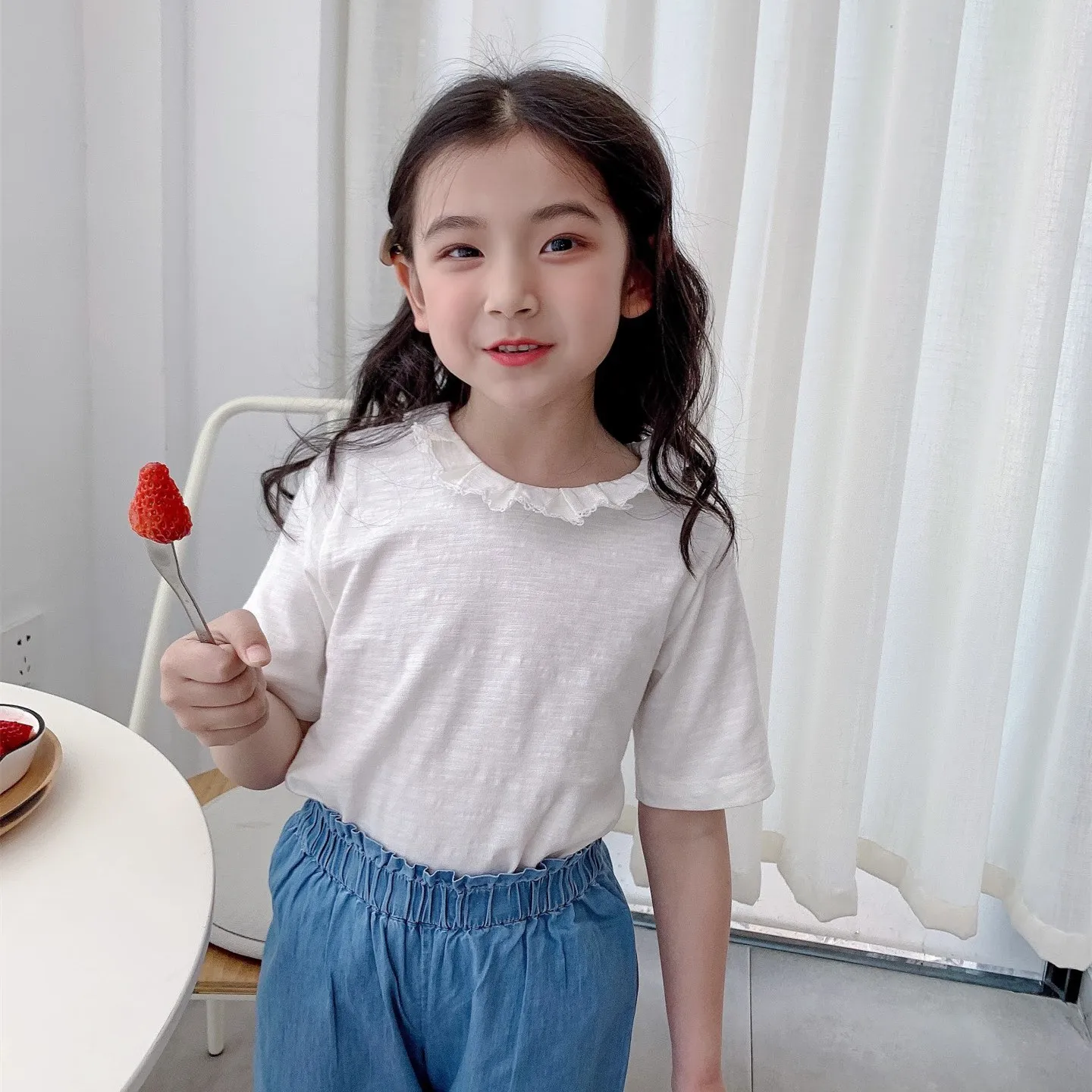 

Girls tops Solid White Embroidery Lace Short Sleeve Top Round Neck Cherry Embroidery T-shirt Slub Cotton clothes