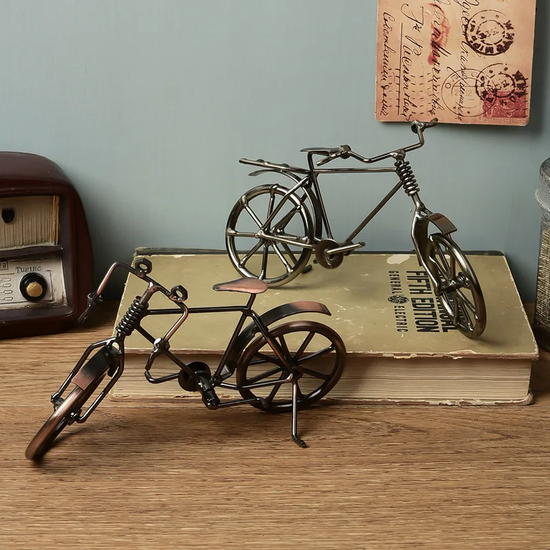 Vélo miniature Bicyclette en métal bleu décoration vitrine
