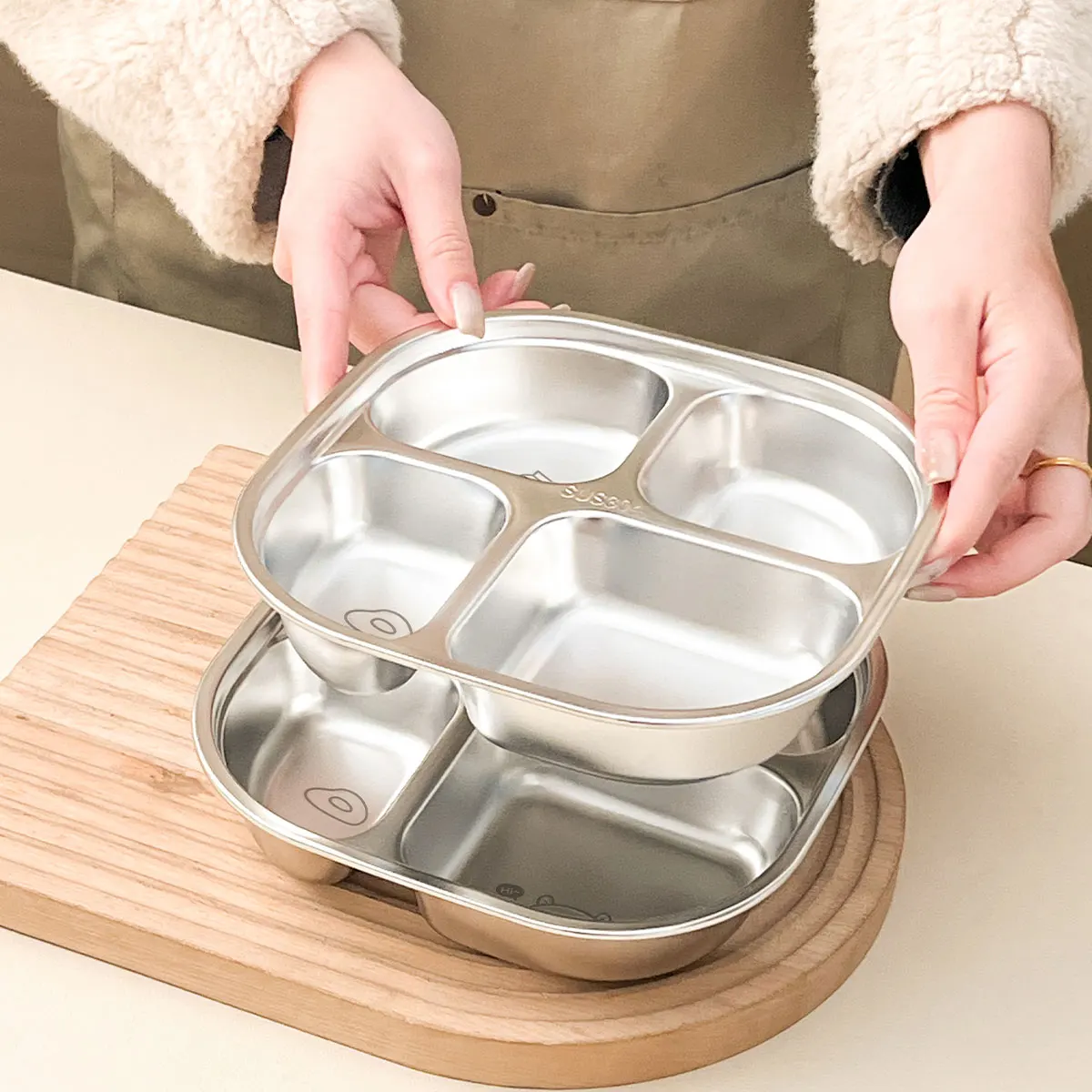 WORTHBUY Cute Capybara 304 Stainless Steel Divided Dinner Plate Reusable 3/4 Grids Food Plate Dishes For Kids Adult Dishwasher stainless steel plates