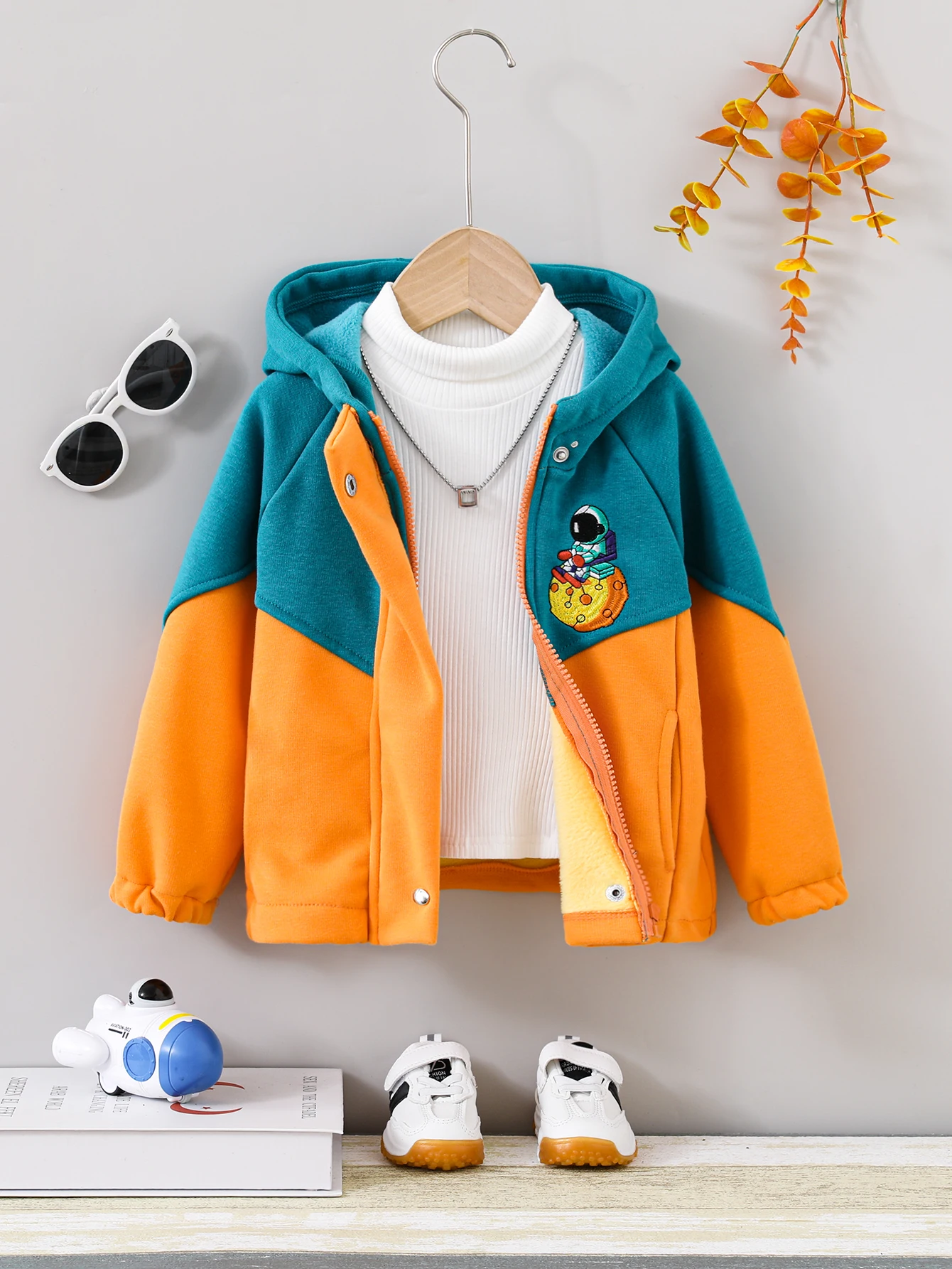 Autumn new fashionable children's clothing color blocked boys' and babies' winter tops hooded jackets