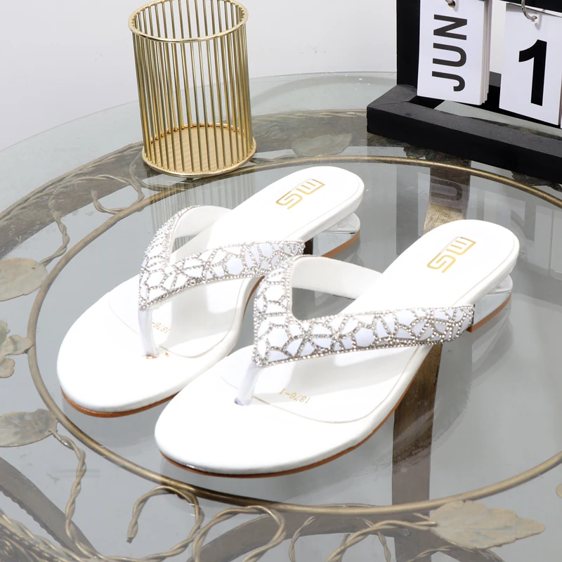 flip-flops 2023 summer wear clip toe low heel rhinestone women's slippers fashion Flat-bottomed plus size Joker women's shoes