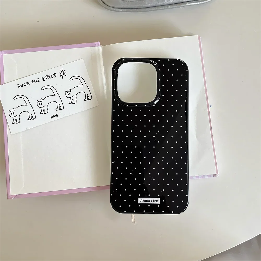 Chic Polka Dot Phone Case - Stylish Protective Cover