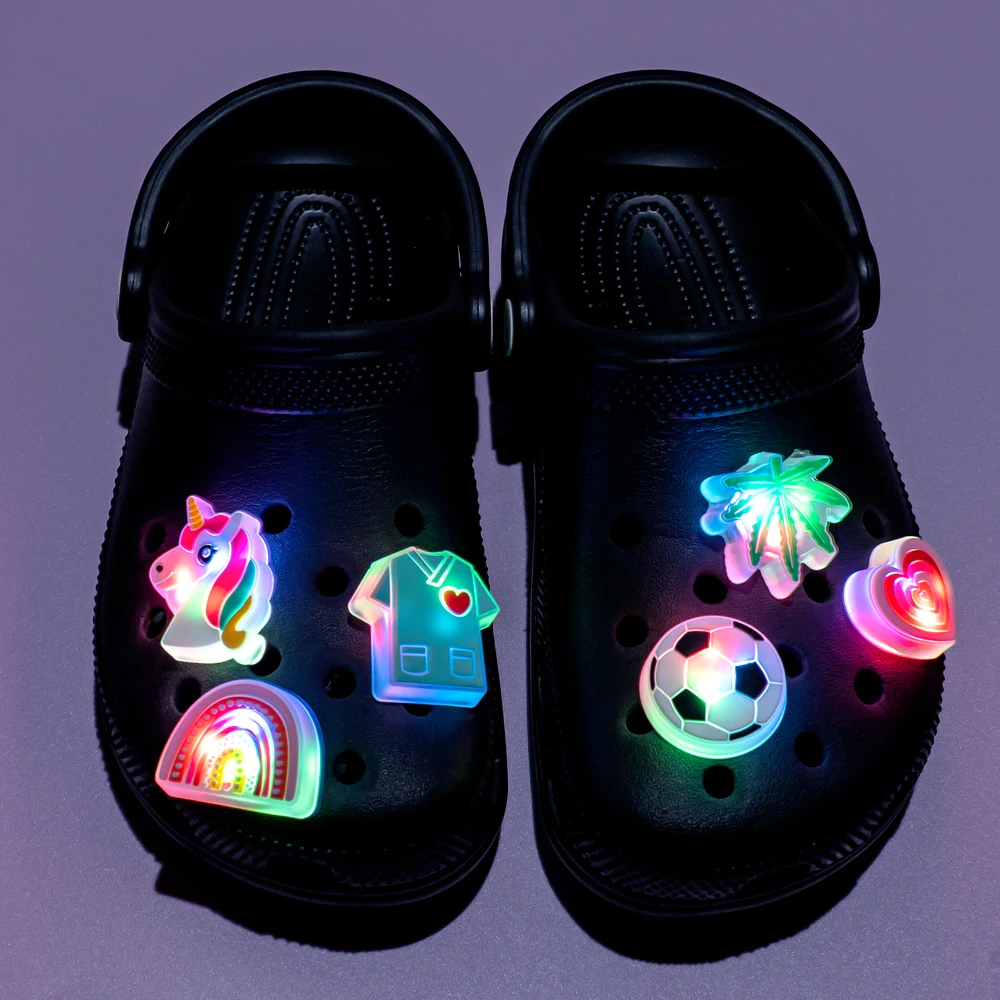 

1pcs LED Shoe Charms Luminous Shoe Decorations Pins for Woman Men Unicorns Owl Glowing Sandal Accessories Kids Gift Clog Buckle