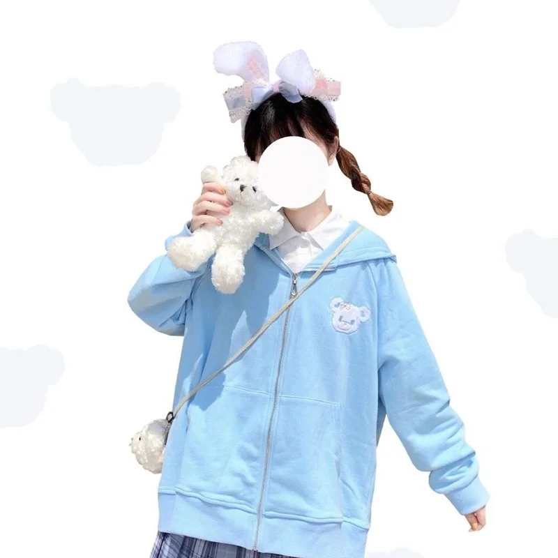 Рисунок 6 - Толстовка с капюшоном и ушками кролика