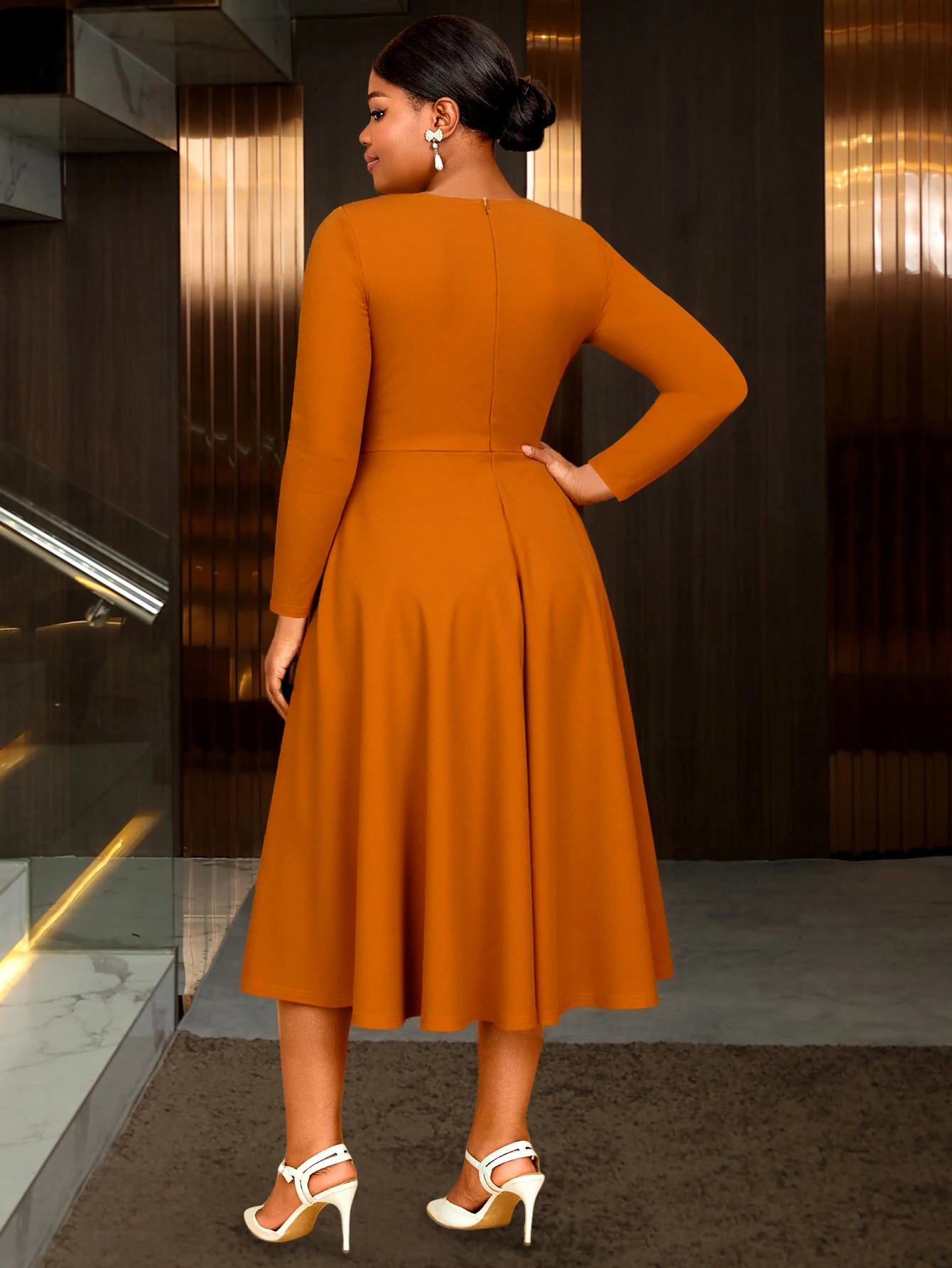 Eleganti abiti midi a linea A per le donne Colletto a nave Maniche lunghe Pieghe con diamanti Vita Ornamento Abiti da donna per ufficio in chiesa per feste Nuovo - Image 2