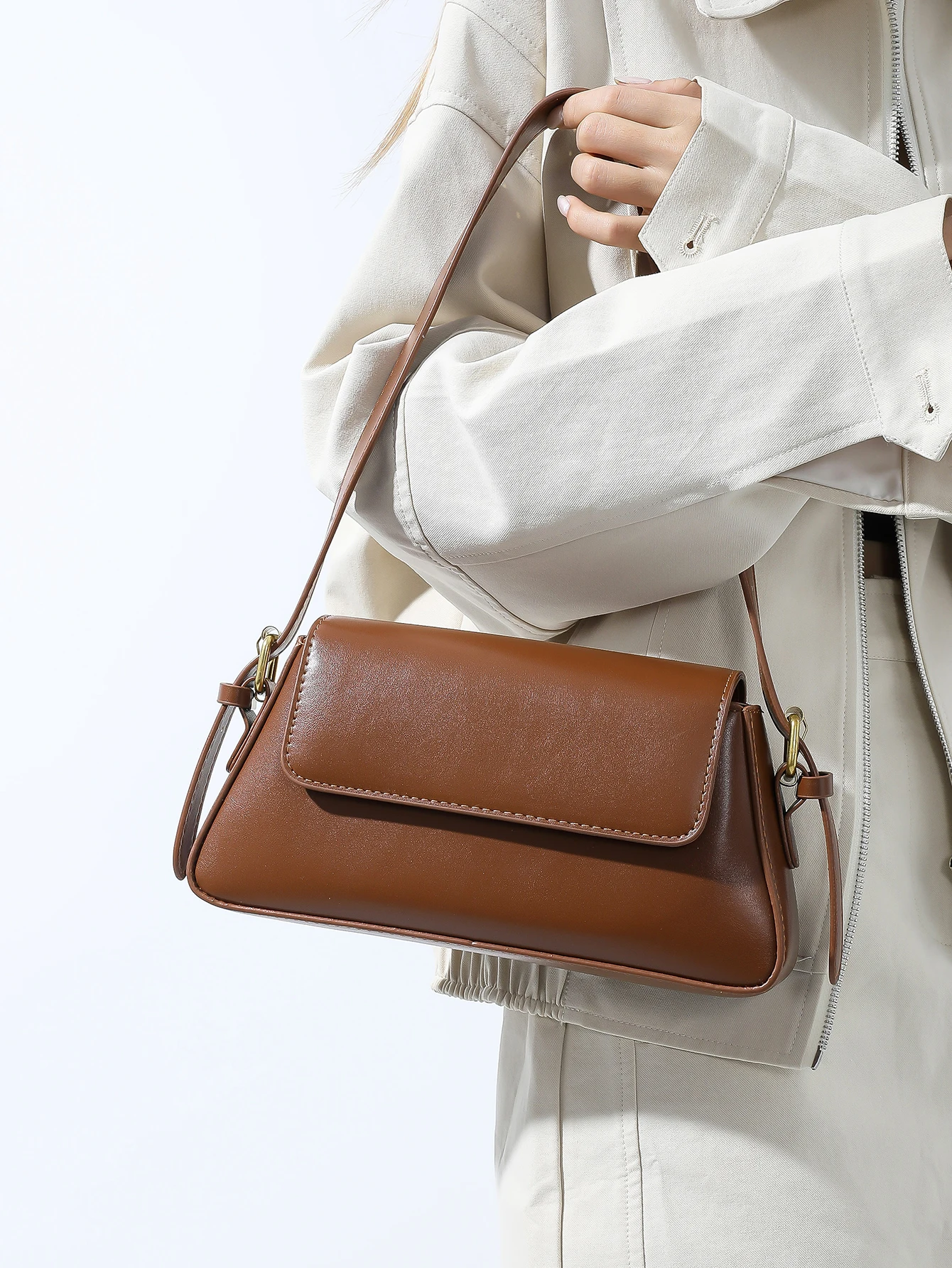 thumbnail image 1 of Bolsos de un solo hombro para mujer 2024 Nuevo temperamento Elegantes bolsos de fiesta Bolsos de mano franceses simples y versátiles Tendencia debajo del brazo, 1 of 4