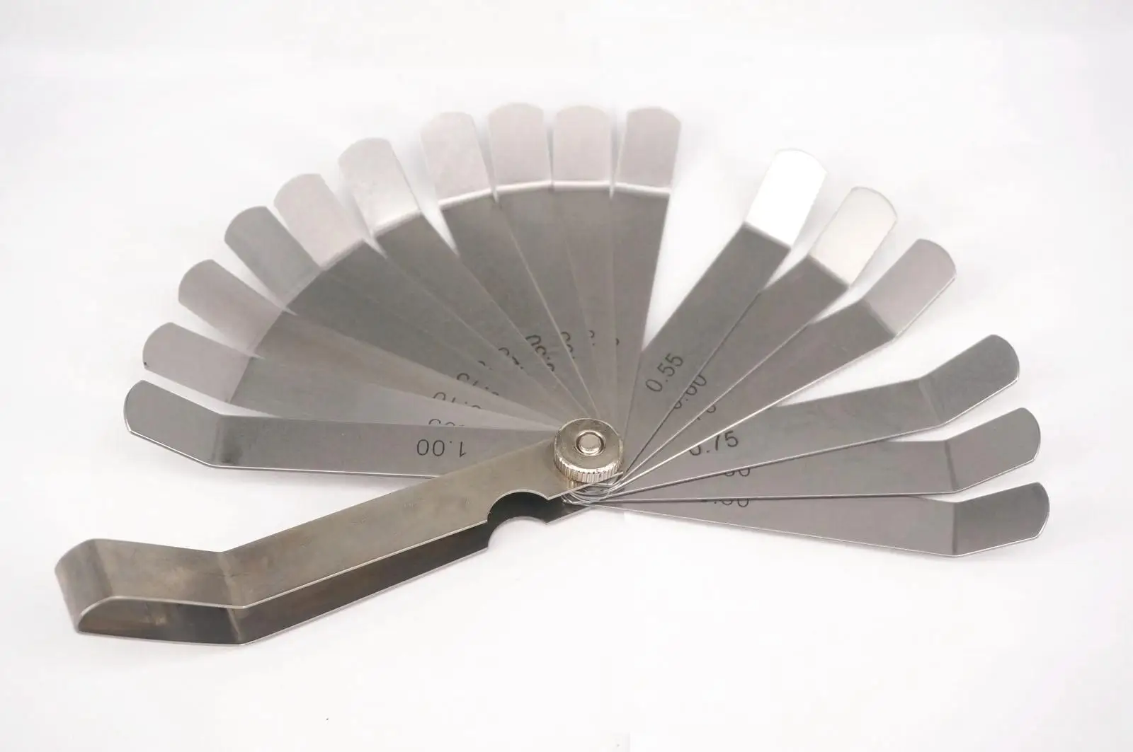 

Metric Feeler Gauge 16 Blade Dual Marked Metric Spacer Gap Tappets
