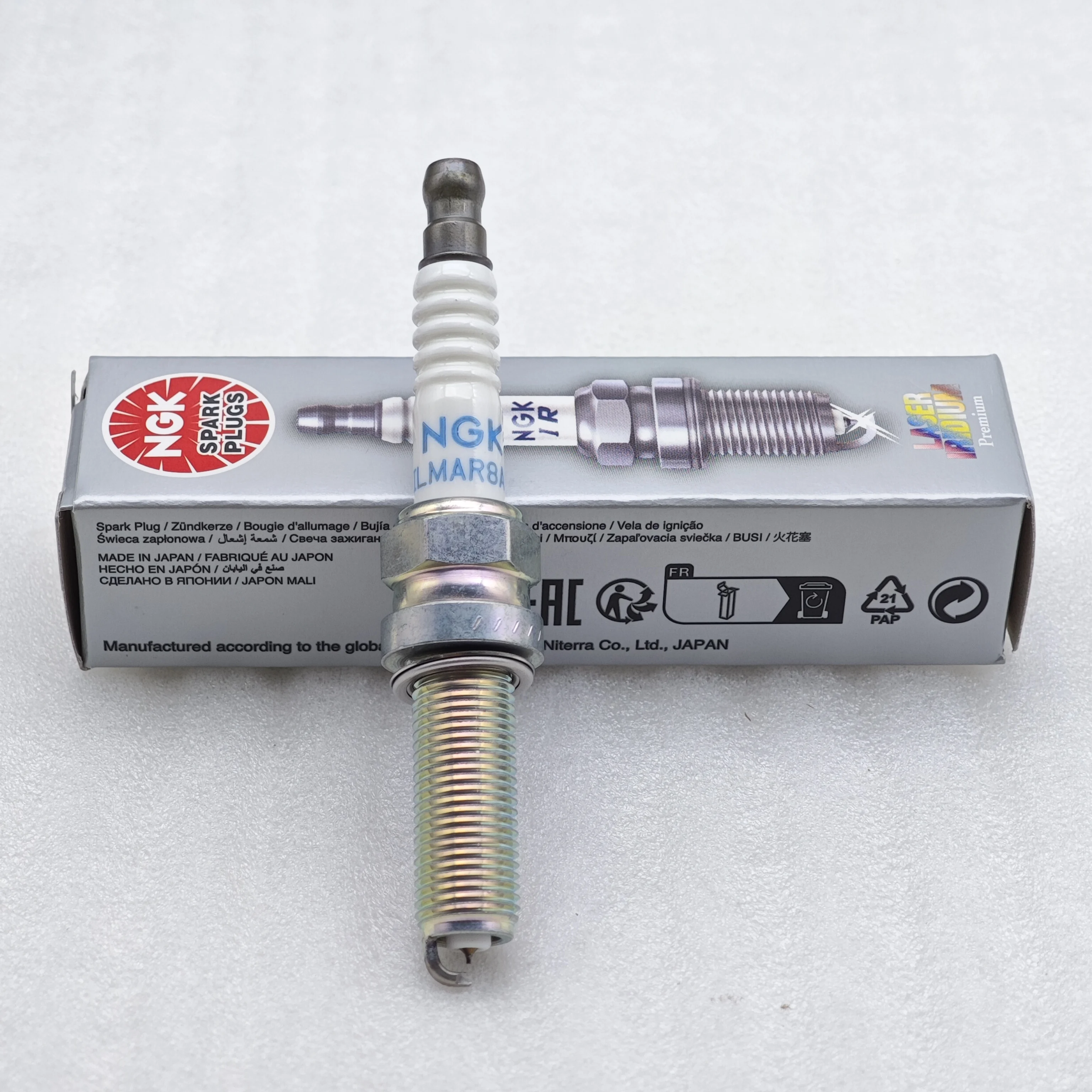 1pcs NGK Laser Iridium Spark Plug SILMAR8A9S 90992