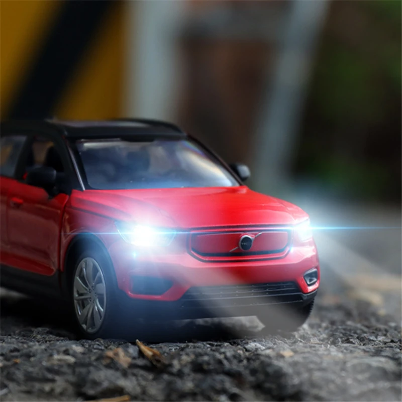 1:32 VOLVOs XC40 Alloy Car Model Diecast & Toy Vehicles Metal Car Model Sound and Light Collection Simulation Childrens Toy Gift 4