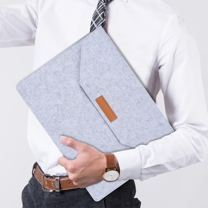 Sleek Protective Laptop Sleeve - Premium Water-Resistant Case with Soft Interior Lining