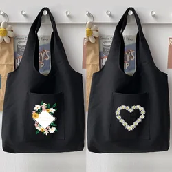 2022 Fashion Woman Bag Casual Shoulder Bag Commuter Shopping Handbag Classic Small Daisy Pattern Printing Large Capacity Black