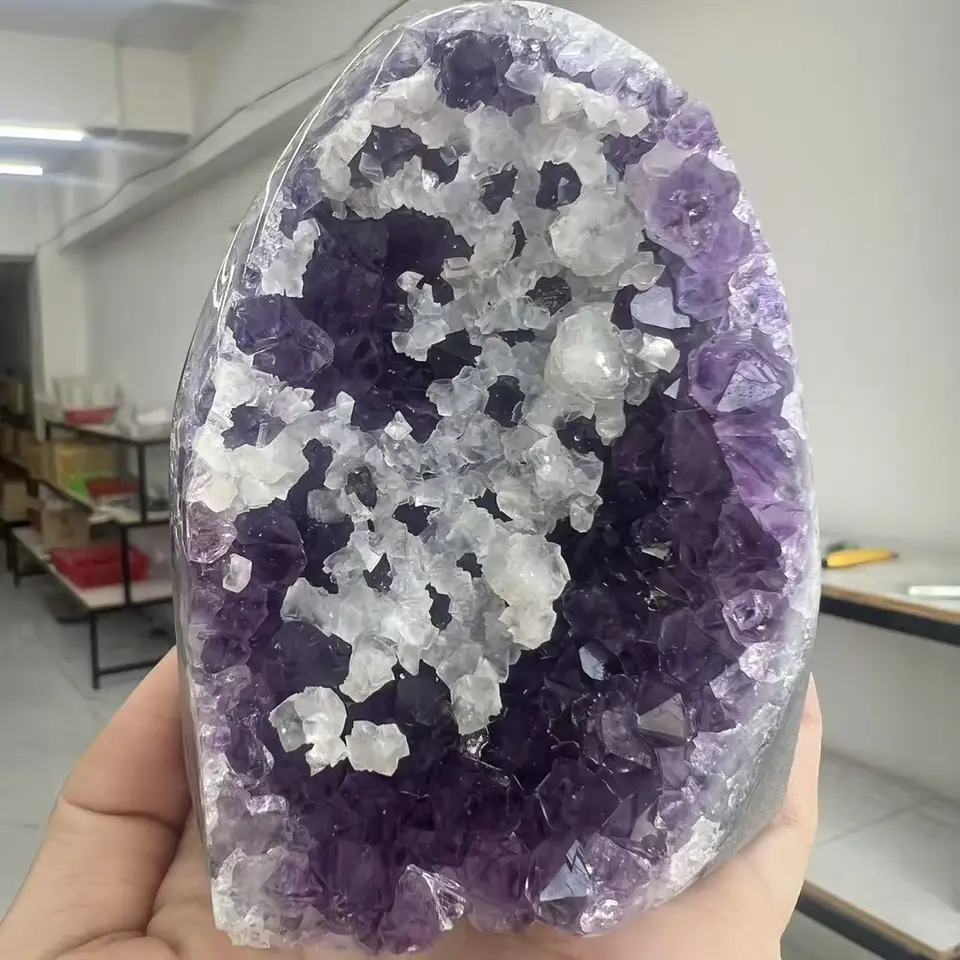 水晶　クラスター　1.3キロ 天然ウルグアイドリームアメジストクォーツクリスタルクラスター標本