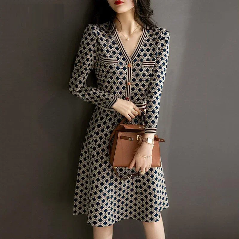 

New Korean Luxury Elegant A-Line Midi Dress Women Autumn Long Sleeve Vintage V Neck Geometry Print Button Fashion Female Dress