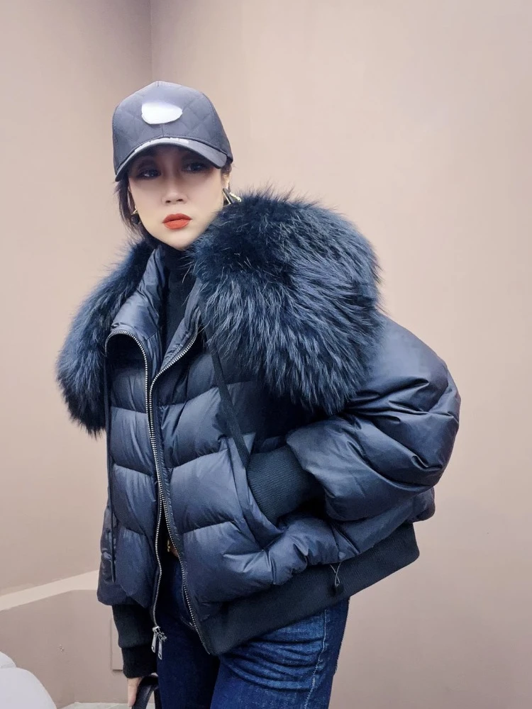여성용 2023 겨울 퍼퍼 재킷, 대형 리얼 너구리 모피 칼라, 짧은 여성 파카, 두껍고 따뜻한 90% 구스다운 코트