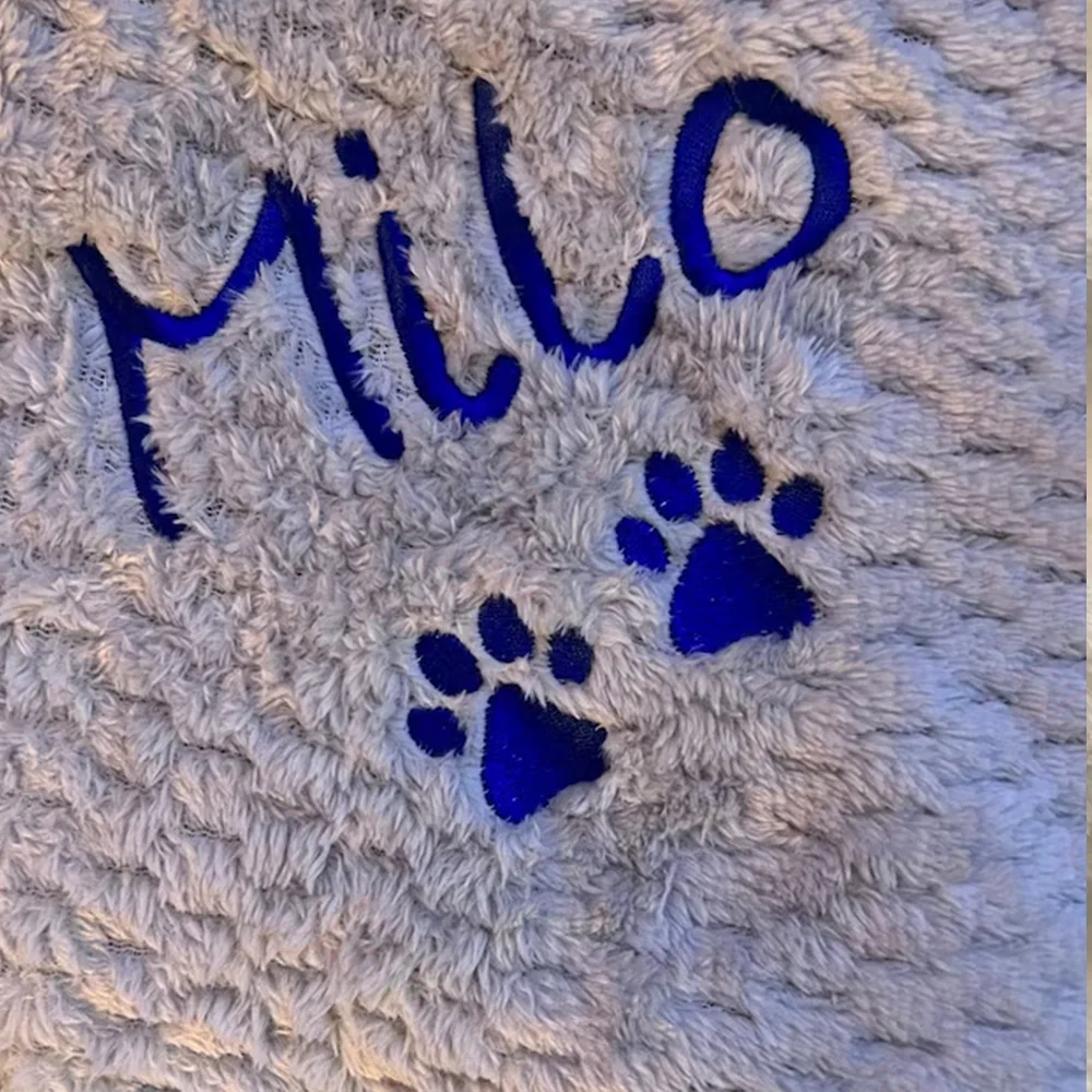 Personalized Embroidery Solid Color Soft Pet Blanket Custom Name Dog Flannel Blanket Pets Gift Blanket Puppy Blanket with Name 4