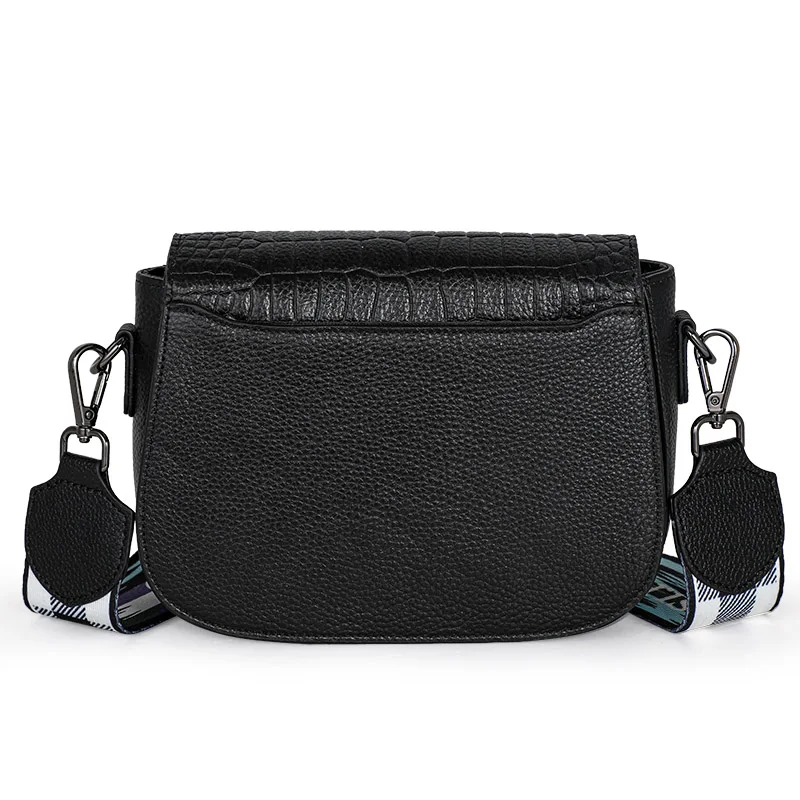 Fashionable crocodile pattern cowhide women's shoulder bag, casual and versatile black daily commuting mini shell bag