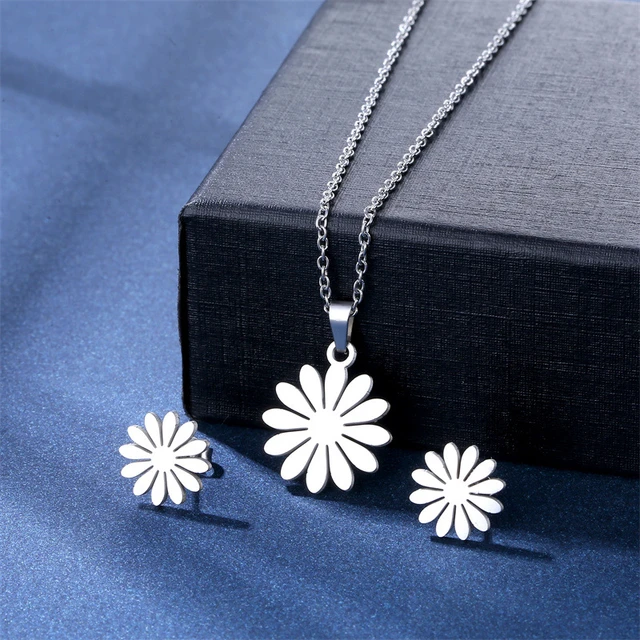 Rose Gold Daisy Pendant - RDCP - Fiona Kerr Jewellery